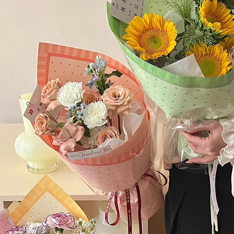 Film d'emballage de fleurs en plastique de couleur vive pour robe de princesse MYHC-65