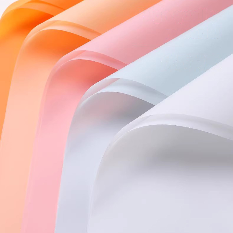 Papier d'emballage de fleurs translucides de couleur unie mate