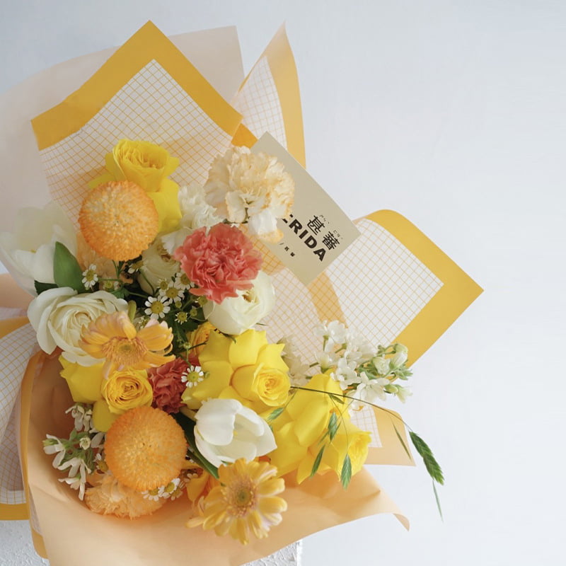 Papier d'emballage floral irisé à carreaux double face