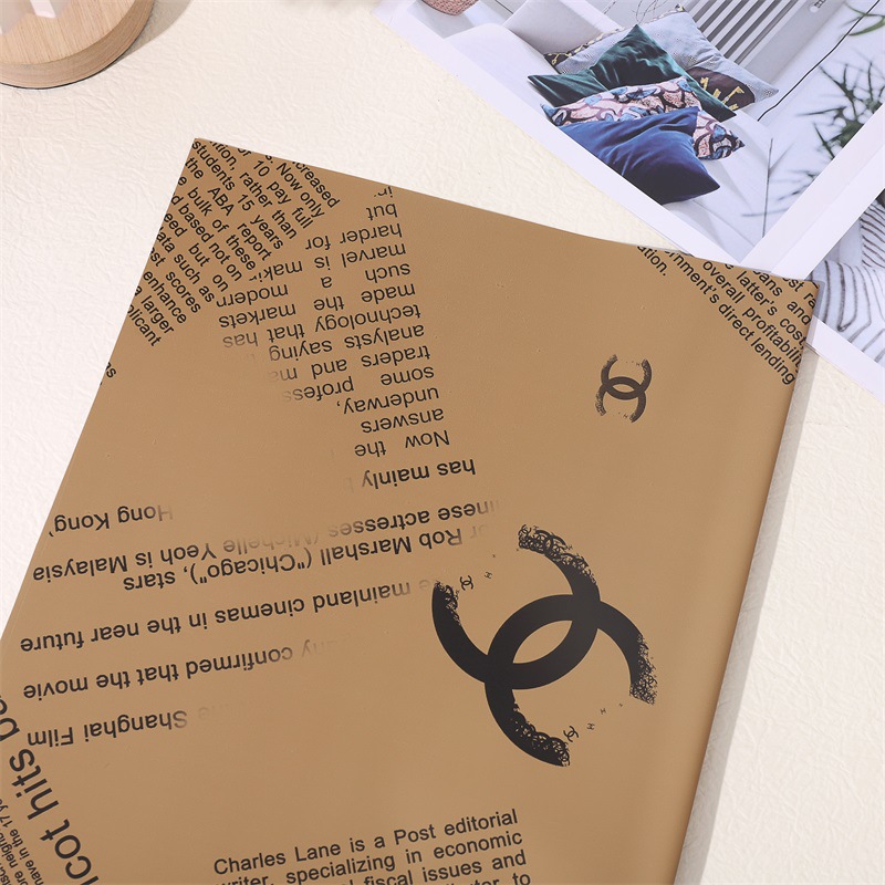Papier d'emballage de marque Chanel