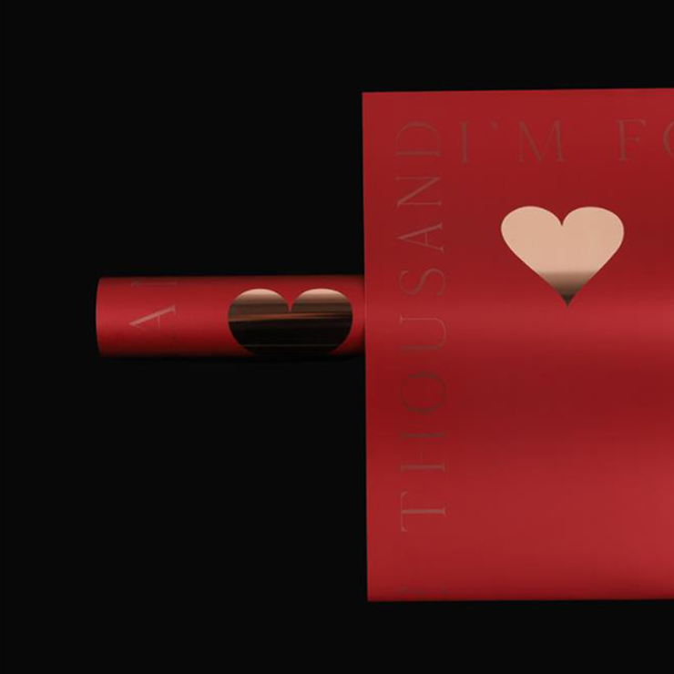 Papier cadeau cœur estampillé or