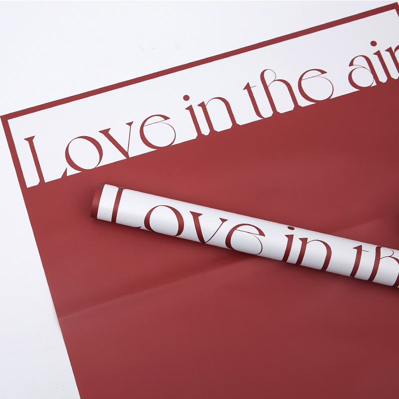 Papier d'emballage épais avec des mots artistiques