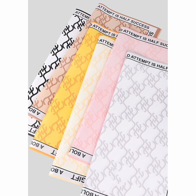 Papier d'emballage de fleurs Hera de marque dans une variété de couleurs
