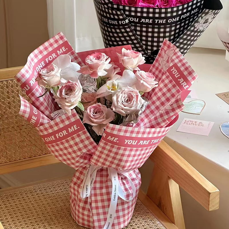 Papier Cadeau Fleur de plume à motif à carreaux