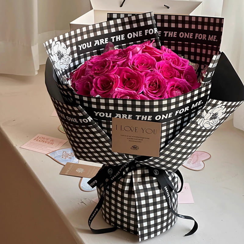 Papier Cadeau Fleur de plume à motif à carreaux