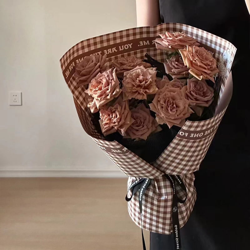 Papier Cadeau Fleur de plume à motif à carreaux