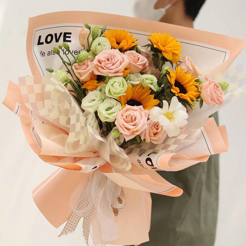 Papier d'emballage de fleurs aux lettres lisses