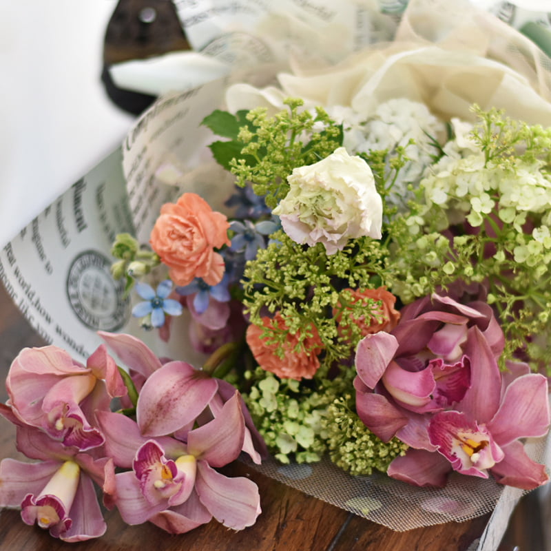 Papier d'emballage de fleurs double face vintage