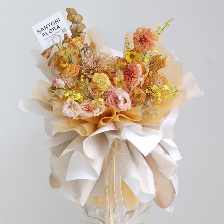 Papier d'emballage imprimé bouquet romantique