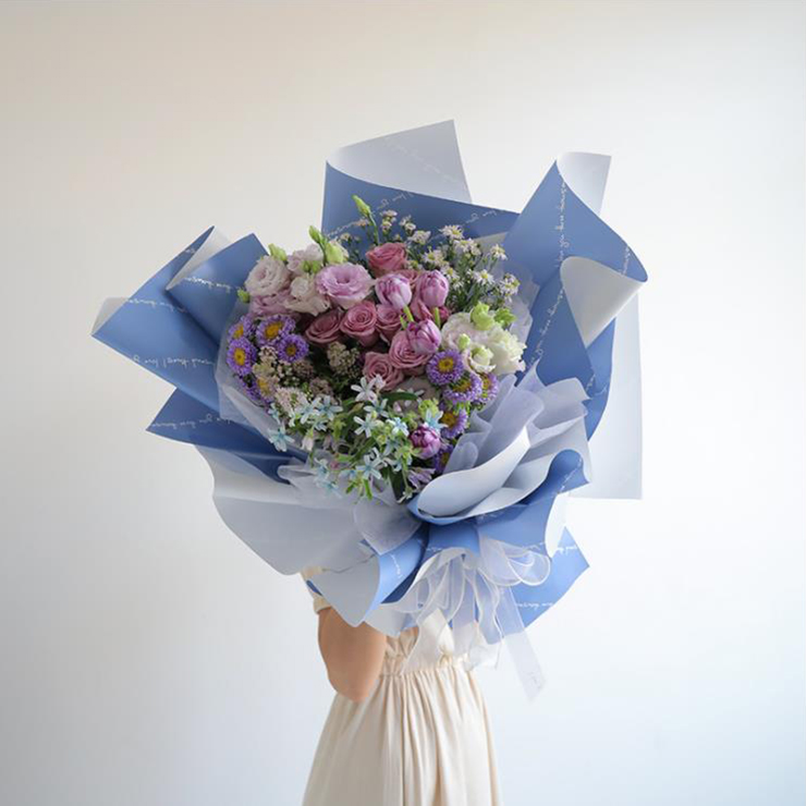 Papier d'emballage imprimé bouquet romantique